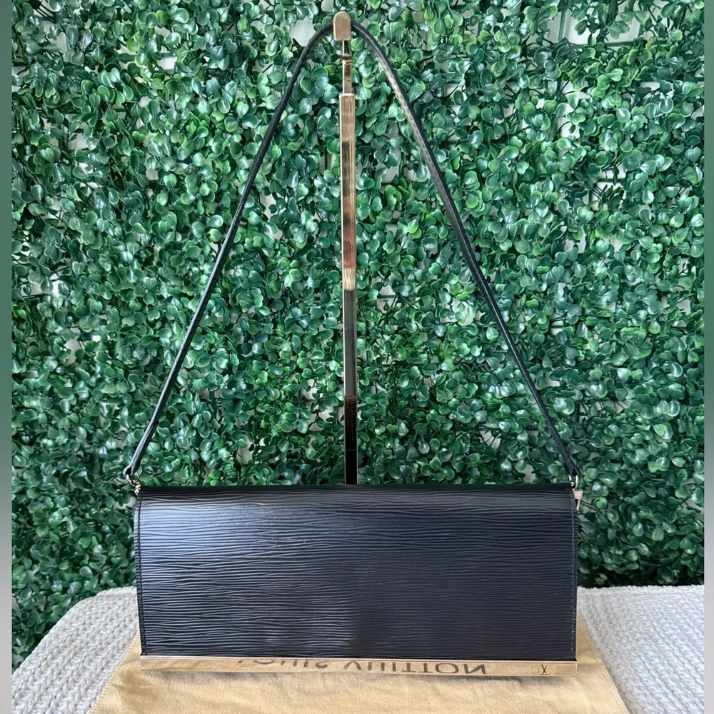 Louis Vuitton Black Epi Nocture Shoulder Bag Authentic